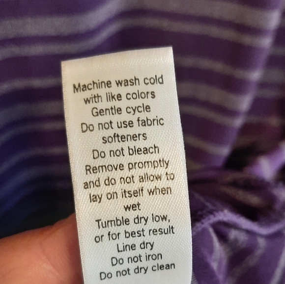 Athleta Shirt Women's Small Purple Long Sleeve Reflective Running Activewear Gym - Picture 9 of 9